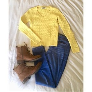 TOMMY HILFIGER - YELLOW CABLE KNIT V NECK - S